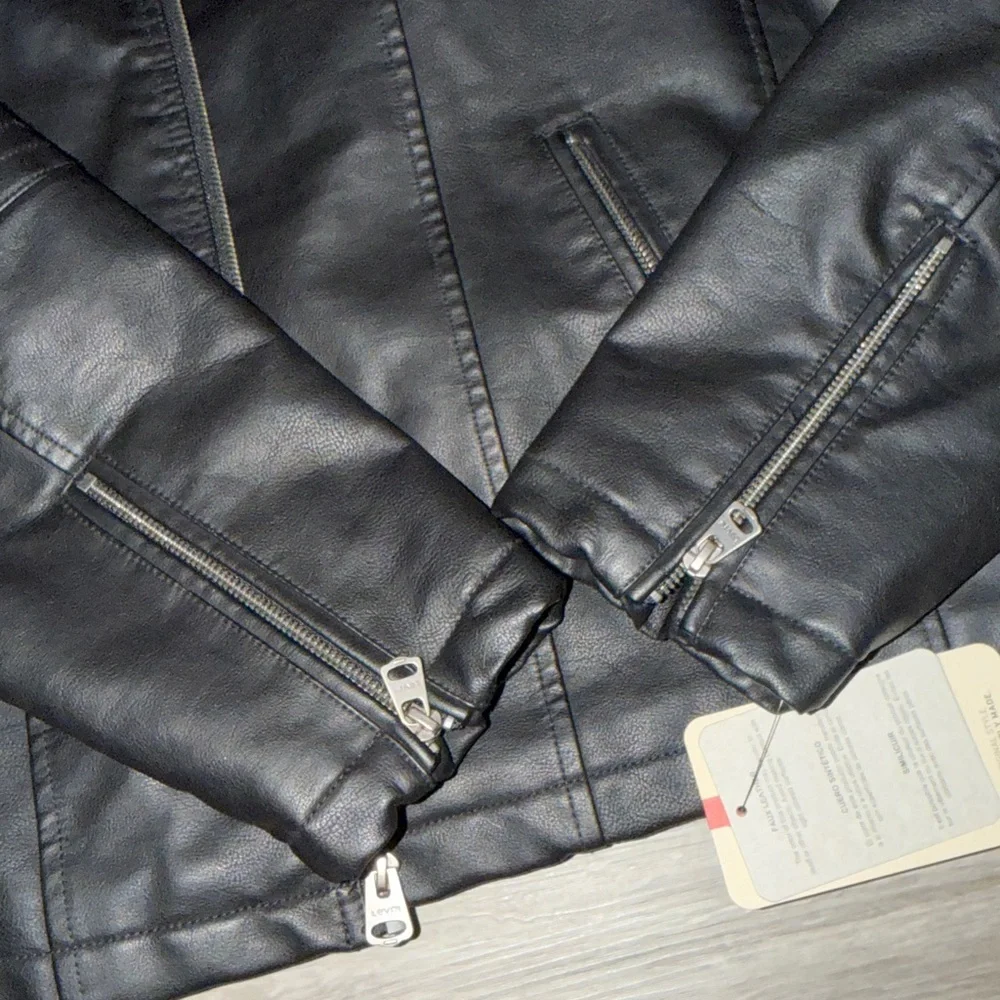 🇺🇸FIRM PRICE🇺🇸 Levi's faux leather hooded moto racer jacket